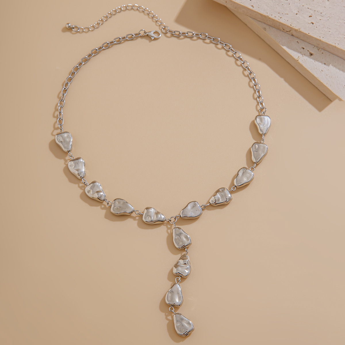 Irregular Baroque Y-shaped collarbone chain, cool style, flat water droplet pendant necklace for women - Image 4