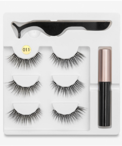 A Pair Of False Eyelashes With Magnets In Fashion