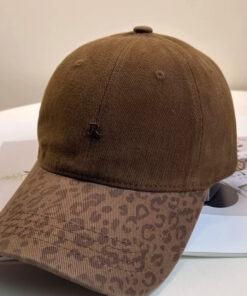 American Retro Leopard Print R-letter Logo Patch Baseball Cap With Soft Top, Versatile For Both Men And Women, Baseball Cap With A Flat Top
