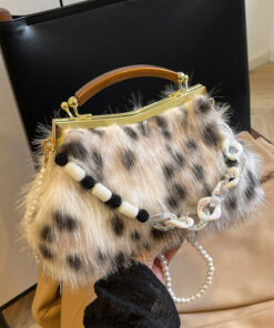 Plush Pearl Shell Handbag With Chain Strap