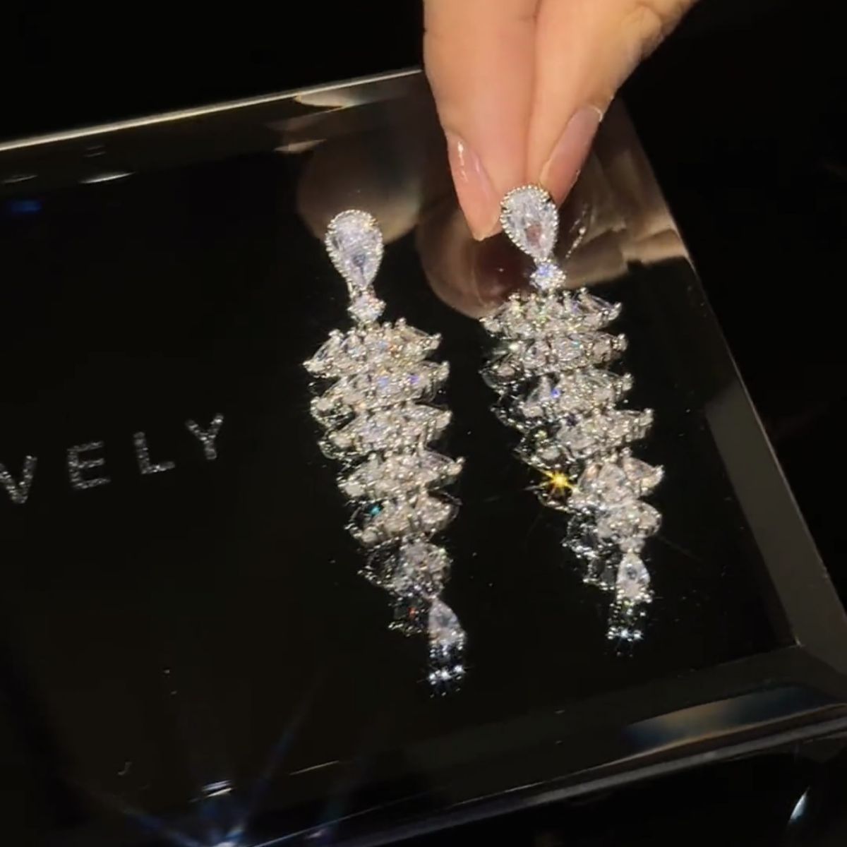 Sparkling Zircon Christmas Tree Drop Earrings For Women Trendy Xmas Tree Plant Dangle Earrings New Year Festival Party Jewelry – Bild 6